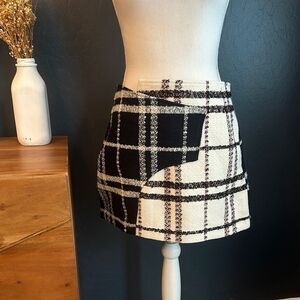 Black and White Asymmetrical‎ Mini Skirt